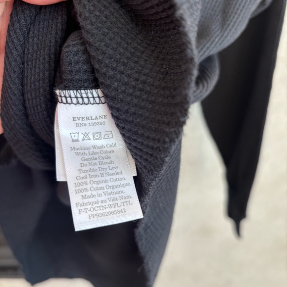 Everlane The Organic Cotton Turtleneck Waffle Tee Shirt Top in Black, Size S - Picture 9 of 10